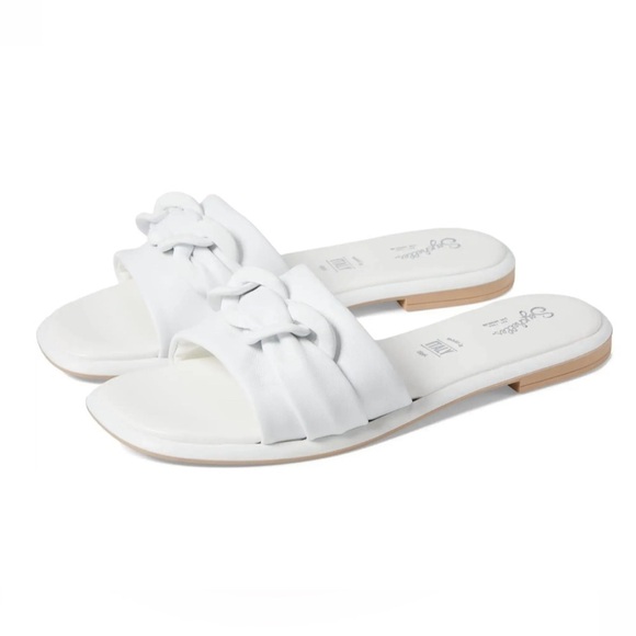 Seychelles Tulum Sandal in Off White Leather - Picture 2 of 15